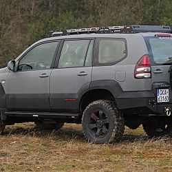 3629-progi-skrzynkowe-toyota-land-cruiser-j120-more-4x4-1687338702.jpg